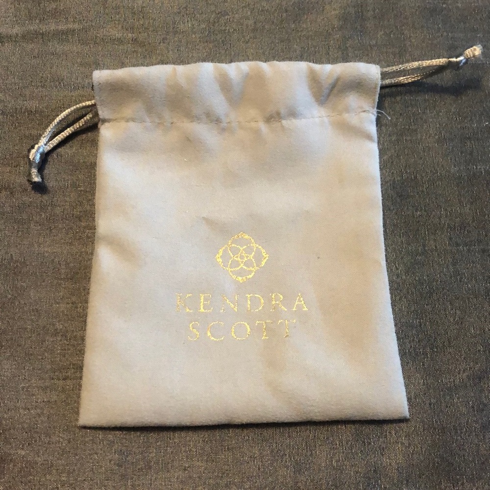 Kendra Scott Jewelry Bag •FREE W/ PURCHASE•